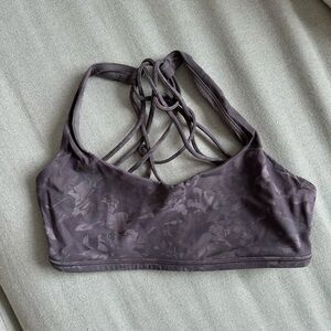 Lululemon sports bra
